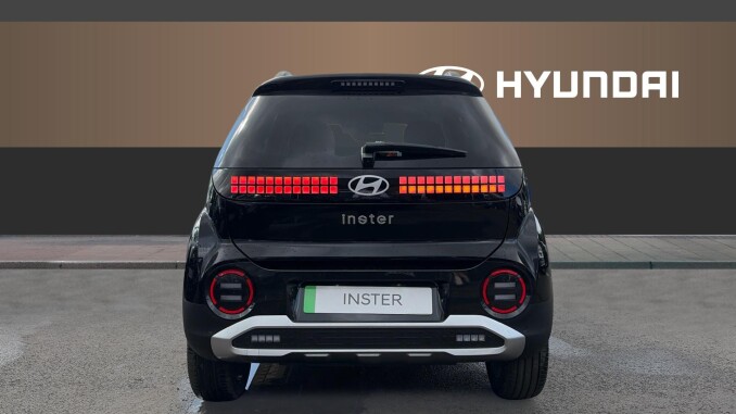 Hyundai INSTER 85kW 02 49kWh 5dr Auto Electric Hatchback - Image 6